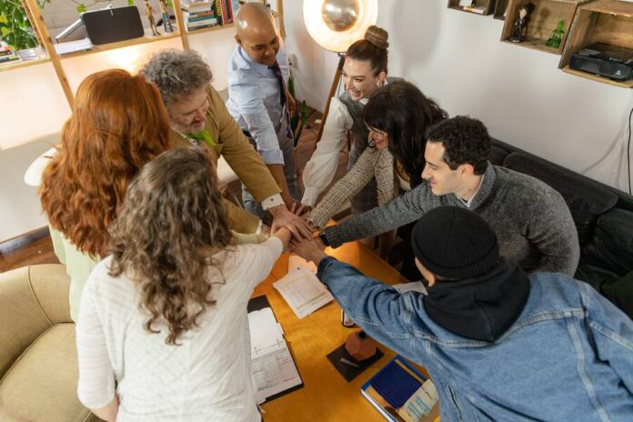 Canadas-Job-Market-Booms-with-Over-650000-Vacancies-GlobeMigrant.