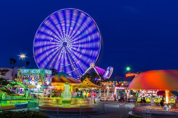 Thrilling-Employment-Opportunities-Theme-Parks-Seek-to-Fill-3000-Positions-Globe-Migrant
