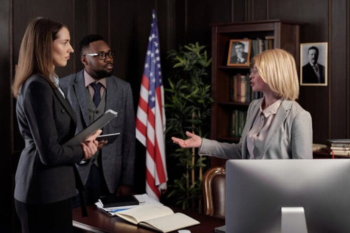 US-Immigration-Law-Choosing-an-Immigration-Visa-Attorney-or-Lawyer-GlobeMigrant