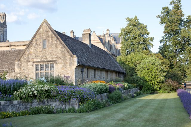 Oxford University Undergraduate Scholarship